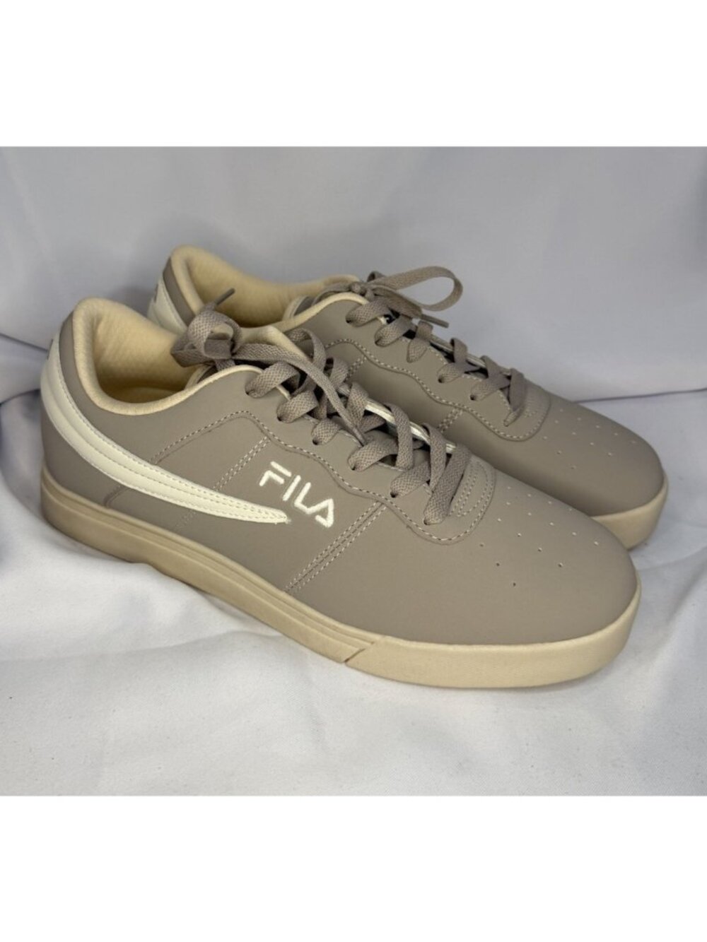Fila Size 11 Men’s Vulc 13 Low Athletic Shoes Sneakers Tan/Gray Unworn